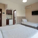 Grekas Hotel *