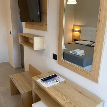 Grekas Hotel Néoi Póroi