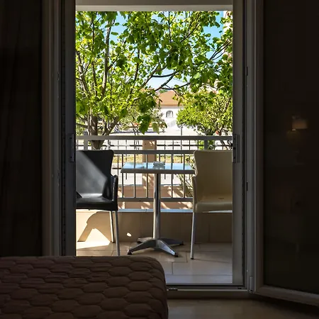 Hotel Grekas Néoi Póroi