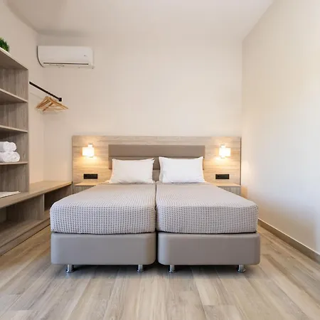 Grekas Hotel Néoi Póroi