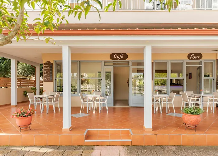 Grekas Hotel Néoi Póroi